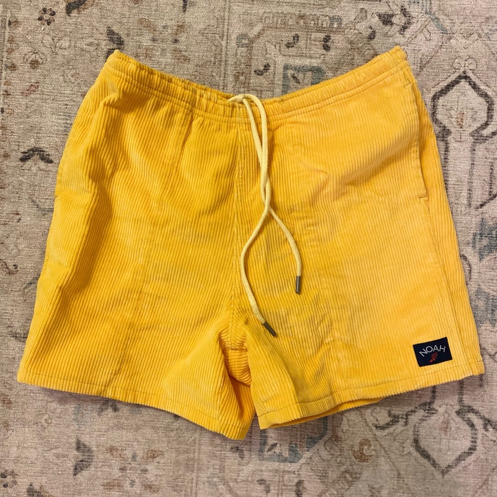 Noah NYC Men’s Medium Corduroy Yellow shorts
